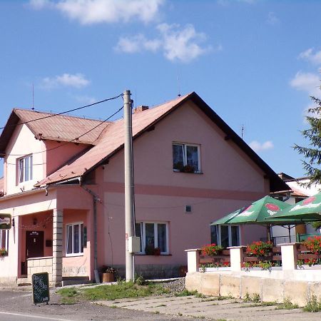 ホテル U Kremilka Jičín エクステリア 写真