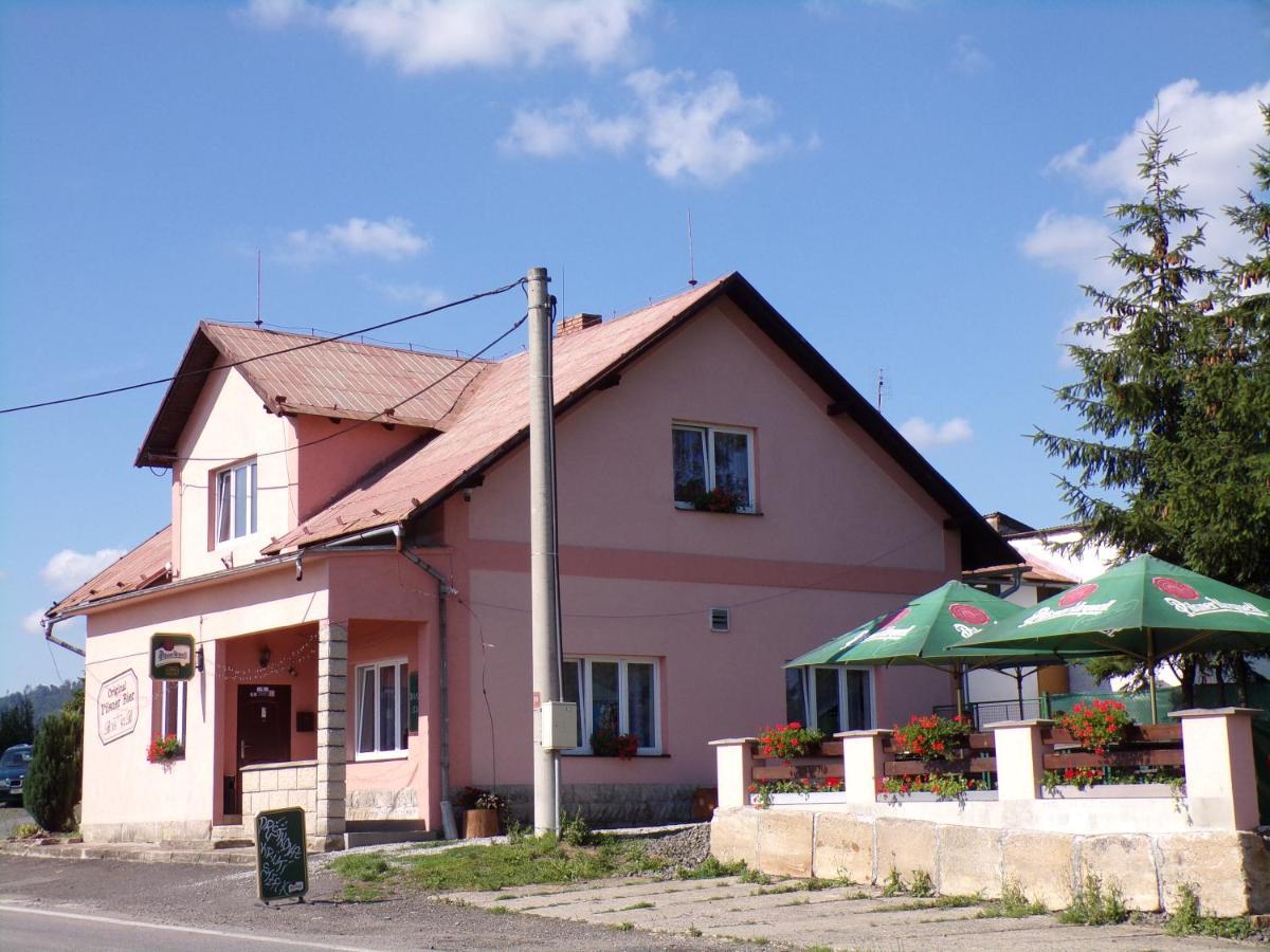 ホテル U Kremilka Jičín エクステリア 写真